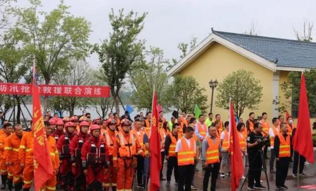 高新區(qū)淅河鎮(zhèn)聯(lián)合組織防汛搶險救援綜合演練|筑牢主汛期安全屏障